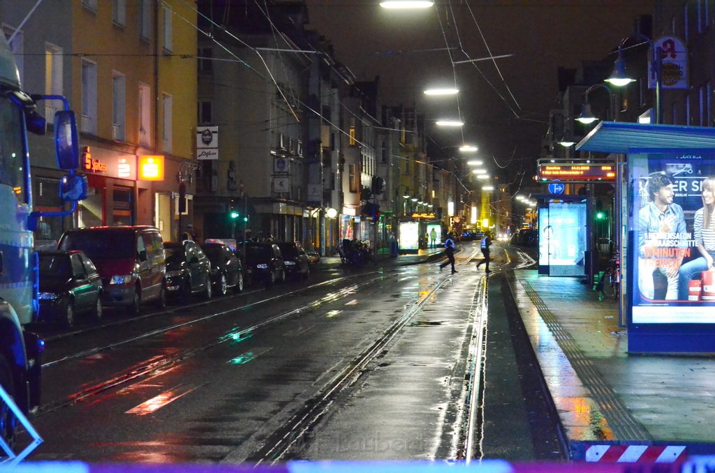 Einsatz BF Verdaechtiges Fahrzeug Koeln Suelz Zuelpischerstr Gustavstr P16.JPG - Miklos Laubert